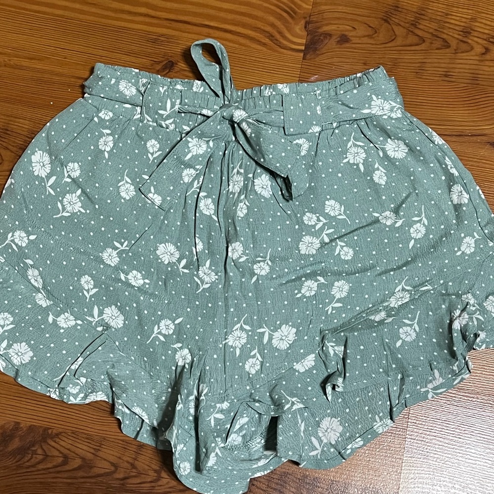 Shorts - Picture 2 of 2
